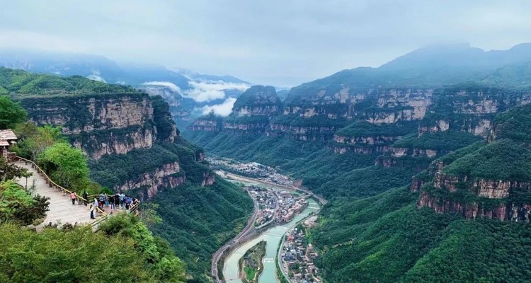 【寻迹河南·南太行3日】深度畅游太行大峡谷+徒步穿越鲁班豁+小众秘境高家台村+三千年古城邯郸+来自太行山的压迫感+38人舒适团