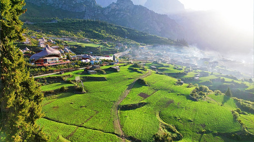 【藏地甘南·江迭公路4日】五一特辑丨穿越江迭公路+入住扎尕那景区+仙女滩漫步+桑科草原+拉卜楞寺+若尔盖花湖+郎木寺+格尔底寺+纳摩大峡谷+黄洮交汇+美仁大草原+米拉日巴佛阁+2-8人小包团&8人拼团