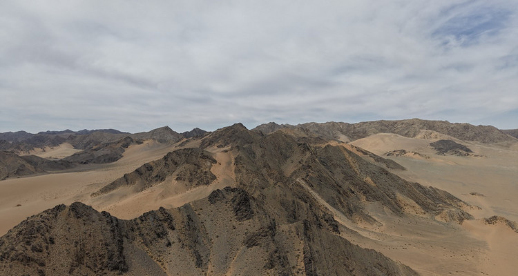 【蒙中环线·渡阴山5日】穿越古今史诗之旅丨重走昭君出塞路丨硬派越野车穿越+鸡鹿塞+内蒙黑独山+红峡谷+库布齐沙漠千岛湖+草原阿那亚涝利海+敕勒川草原+美岱召+昭君博物院+独家38人舒适团