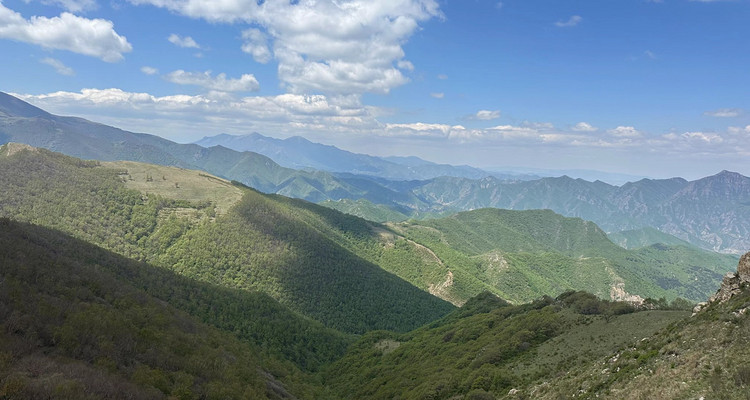 【北京一周一山·北灵山】初级丨10公里丨打卡京郊”阿勒泰“+踏浪高山草甸+邂逅云海+开启摘韭菜的夏日狂欢派对~