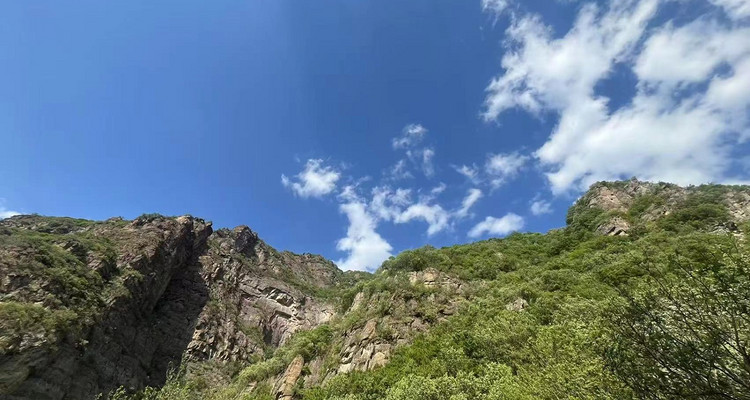 【北京100公里山野·老龙窝】中级难度丨17公里高山徒步丨登京西龙脊+漫步绝美草甸 新人小白勿报