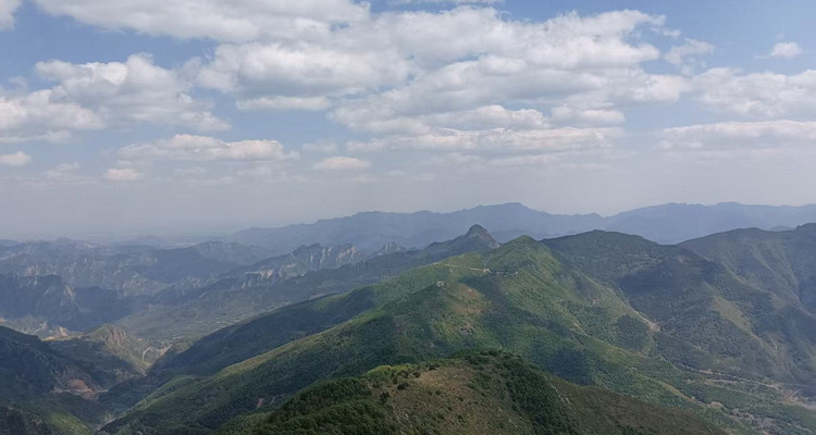 【北京100公里山野·老龙窝】中级难度丨17公里高山徒步丨登京西龙脊+漫步绝美草甸 新人小白勿报