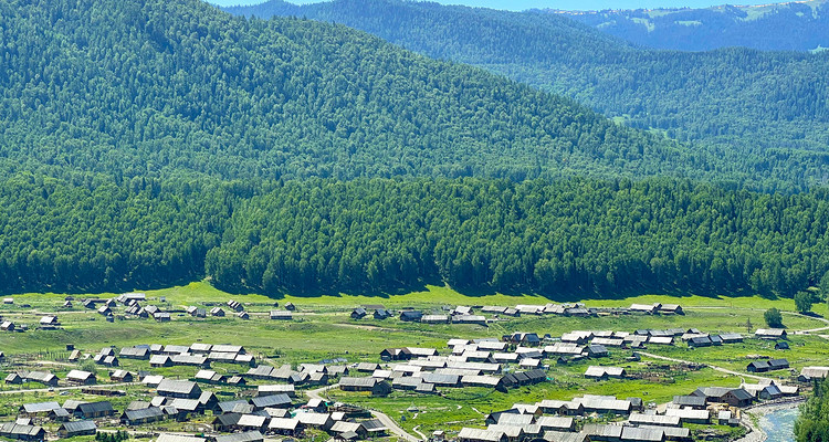北疆牧歌 | 6人团丨7天6晚丨乌鲁木齐-穿越准喀尔盆地/沙漠骆驼-阿勒泰-阿禾公路-禾木轻旅拍-禾木