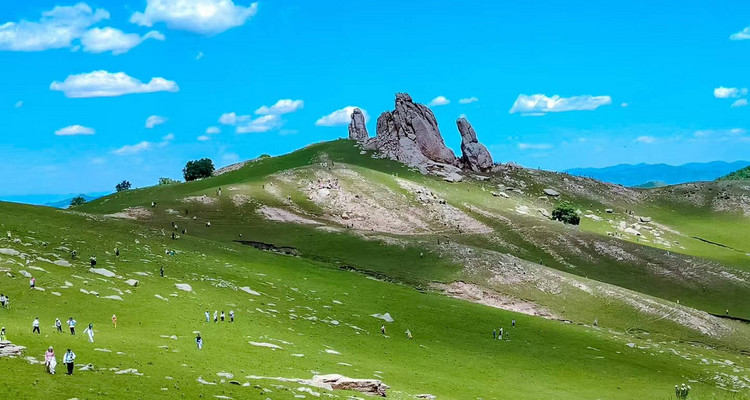 【行走内蒙·大青山-美林谷徒步2日】深入探索夏日避暑胜地大青山+探访著名的“大裂谷+探秘原始森林氧吧+美林谷休闲徒步+38人舒适团！
