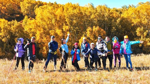 【遇见乌兰布统·秋季徒步5日】40公里草原深度户外徒步丨乌兰布统+穿越塞罕坝森林公园+欧式草原+影视基地日落+将军泡子日出+马踏水花拍摄+私家牧场徒步+金山岭长城+28人精品团