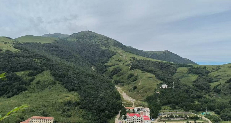【北京一周一山·黄花梁】初级丨10公里徒步丨北京最美山脊路线+徒步高山草甸+打卡京西“小瑞士”