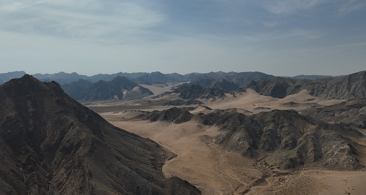 【蒙中环线·渡阴山5日】穿越古今史诗之旅丨重走昭君出塞路丨硬派越野车穿越+鸡鹿塞+内蒙黑独山+红峡谷+库布齐沙漠千岛湖+草原阿那亚涝利海+敕勒川草原+美岱召+昭君博物院+独家38人舒适团