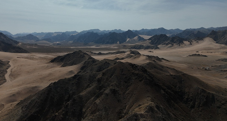 【蒙中环线·渡阴山5日】穿越古今史诗之旅丨重走昭君出塞路丨硬派越野车穿越+鸡鹿塞+内蒙黑独山+红峡谷+库布齐沙漠千岛湖+草原阿那亚涝利海+敕勒川草原+美岱召+昭君博物院+独家38人舒适团