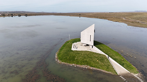 【蒙中环线·渡阴山5日】穿越古今史诗之旅丨重走昭君出塞路丨硬派越野车穿越+鸡鹿塞+内蒙黑独山+红峡谷+库布齐沙漠千岛湖+草原阿那亚涝利海+敕勒川草原+美岱召+昭君博物院+独家38人舒适团