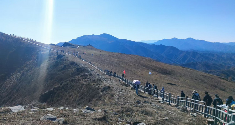 【北京一周一山·北灵山】初级丨10公里丨打卡京郊”阿勒泰“+踏浪高山草甸+邂逅云海+开启狂欢派对~