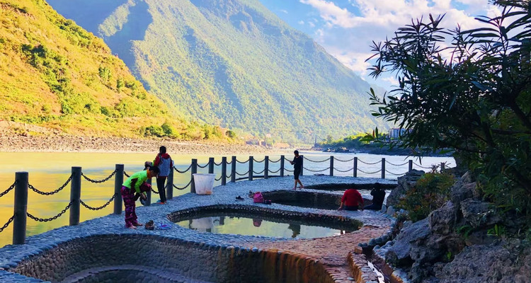 【秘境怒江7日游】怒江大峡谷+茶马古道+徒步高黎贡山+百花岭+寻找纹面女+户外深度纯玩7日游