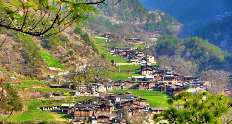【秘境怒江7日游】怒江大峡谷+茶马古道+徒步高黎贡山+百花岭+寻找纹面女+户外深度纯玩7日游