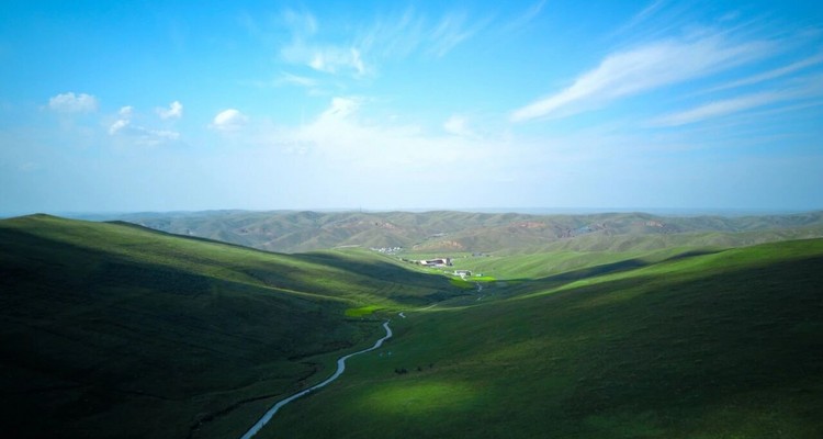 【遇见内蒙·蒙中度假5日】库布齐沙漠太空舱+春坤山草原酒店+42h畅玩+老牛湾黄河大峡谷+非遗瓷器体验+草原布达拉五当召+内蒙古博物院