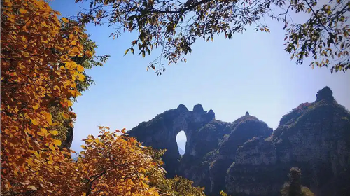 【北京一周一山·蚕姑坨】初级丨12公里丨探索"北方小张家界"的野性秘境：秋日红柿挂枝，南天门传说震撼人心+穿越自然与传说的壮丽画卷~