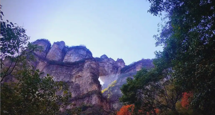 【北京一周一山·蚕姑坨】初级丨12公里丨探索"北方小张家界"的野性秘境：秋日红柿挂枝，南天门传说震撼人心+穿越自然与传说的壮丽画卷~