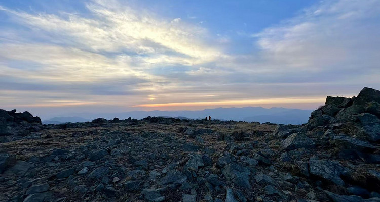 【元旦特辑·东灵山跨年】赏月观星+看日出云海+云海缭绕+登顶北京最高峰+迎接新年第一缕阳光！