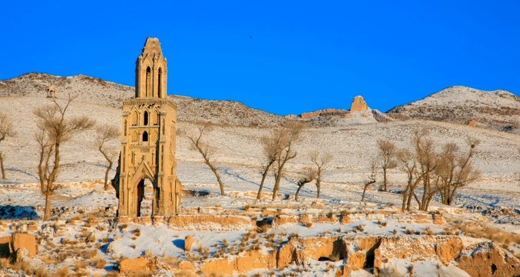 【寻迹塞外·秘境长城3日】探寻“走西口”杀虎口+八台子教堂长城同框+“小八达岭”摩天岭长城+朔州古城+崇福寺+应县木塔+赠送讲解+38人舒适团