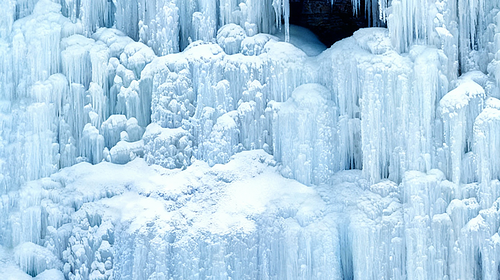 【行走河南·冰雪太行4日 】冰蘑菇洞 +通天峡谷+石板岩古村落+中华雪松+太行冰挂圣诞树+徒步33公里+4日休闲游