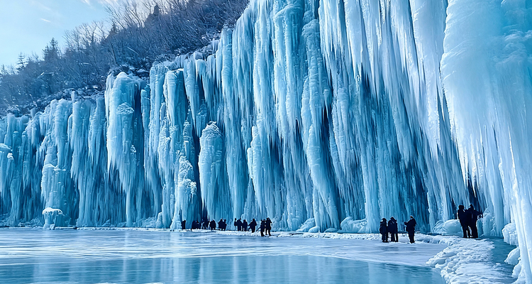 【行走河南·冰雪太行4日 】冰蘑菇洞 +通天峡谷+石板岩古村落+中华雪松+太行冰挂圣诞树+徒步33公里+4日休闲游