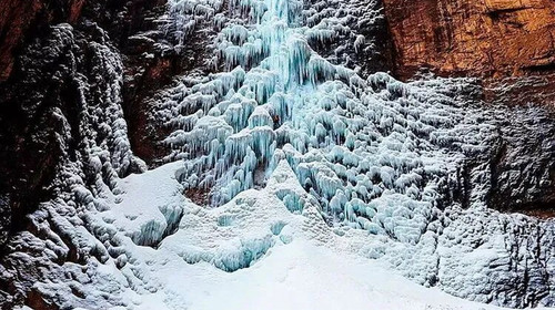 【行走河南·冰雪太行4日 】冰蘑菇洞 +通天峡谷+石板岩古村落+中华雪松+太行冰挂圣诞树+徒步33公里+4日休闲游