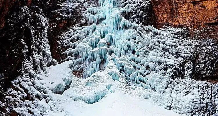 【行走河南·冰雪太行4日 】冰蘑菇洞 +通天峡谷+石板岩古村落+中华雪松+太行冰挂圣诞树+徒步33公里+4日休闲游