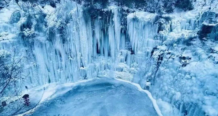 【行走河南·冰雪太行4日 】冰蘑菇洞 +通天峡谷+石板岩古村落+中华雪松+太行冰挂圣诞树+徒步33公里+4日休闲游