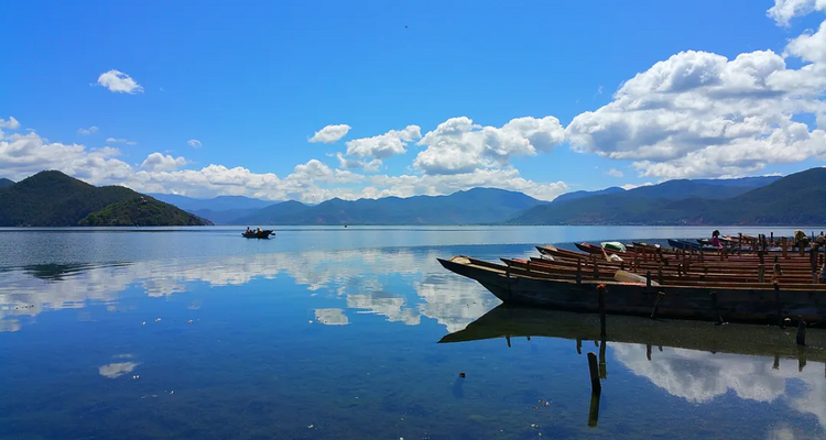 【又见云南·泸亚环线5日】香格里拉+稻城亚丁+泸沽湖+丽江+无底湖5天4晚经典环线+8人精品小团