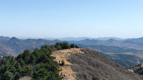 【北京一周一山·歪顶坨】初春探秘歪顶坨：金色山脊线+俯瞰环秀湖+美到窒息！