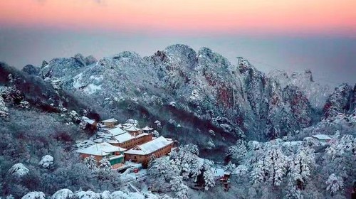 【醉美徽州·初遇黄山4日】精选住宿+黄山全天深度游+访皖南古村西递+宏村+云上村落篁岭