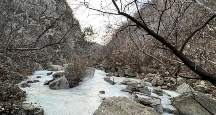 【北京一周一山·藤萝谷】探索藤萝谷：原生态冰瀑奇观与徒步体验~