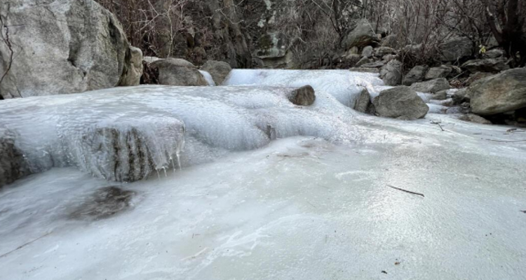 【北京一周一山·藤萝谷】探索藤萝谷：原生态冰瀑奇观与徒步体验~