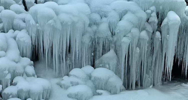 【北京一周一山·神泉峡冰瀑】打卡“北京小冰岛”+探索京西第一冰瀑神泉峡的冰雪秘境+感受冰雪中的浪漫~