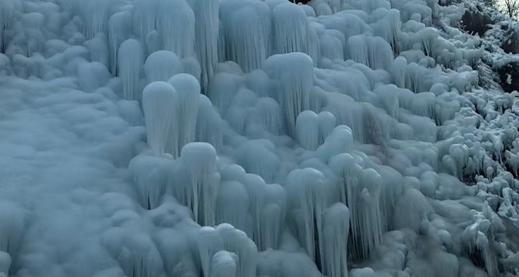 【北京一周一山·神泉峡冰瀑】打卡“北京小冰岛”+探索京西第一冰瀑神泉峡的冰雪秘境+感受冰雪中的浪漫~