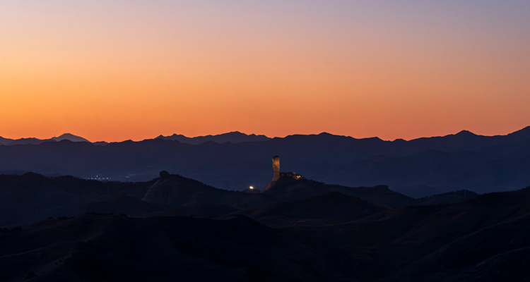 【北京一周一山·承德丹霞】国家级丹霞地质奇观+闯入地球的调色盘+打卡亿万年形成的"天门之眼”~
