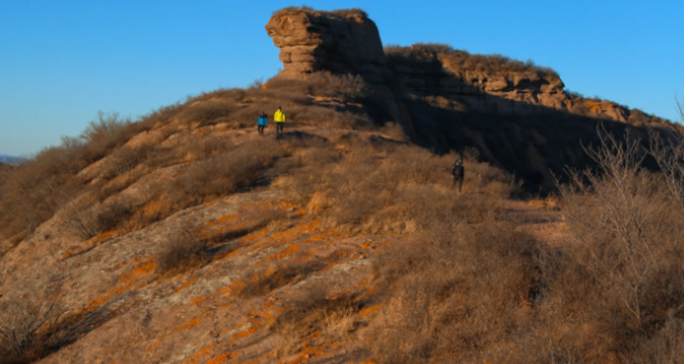 【北京一周一山·承德丹霞】国家级丹霞地质奇观+闯入地球的调色盘+打卡亿万年形成的"天门之眼”~