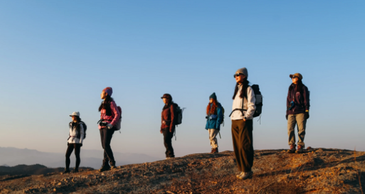 【北京一周一山·承德丹霞】国家级丹霞地质奇观+闯入地球的调色盘+打卡亿万年形成的"天门之眼”~