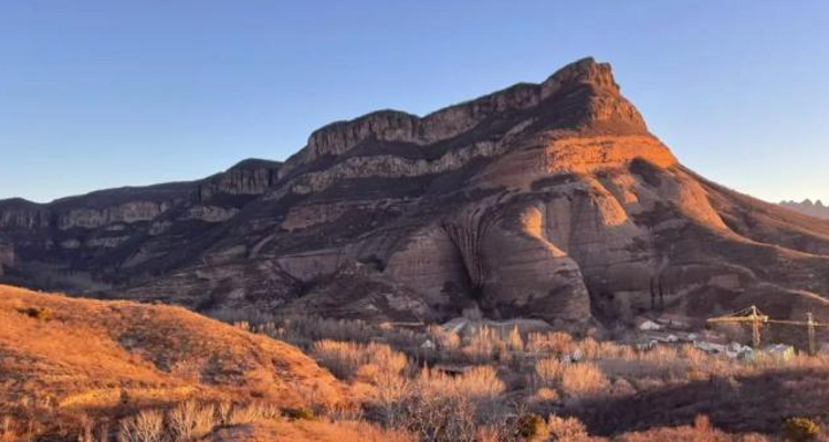 【北京一周一山·承德丹霞】国家级丹霞地质奇观+闯入地球的调色盘+打卡亿万年形成的"天门之眼”~