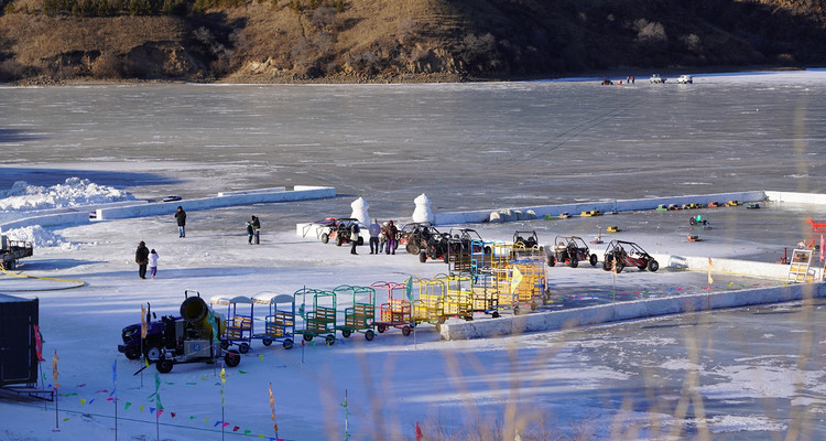 【乌兰布统冬·冰雪梦幻3日】春节特辑丨越野车穿越雪原+湖面冬捕+鄂温克驯鹿+多重冰雪体验+一价全含+赠送篝火烟花！