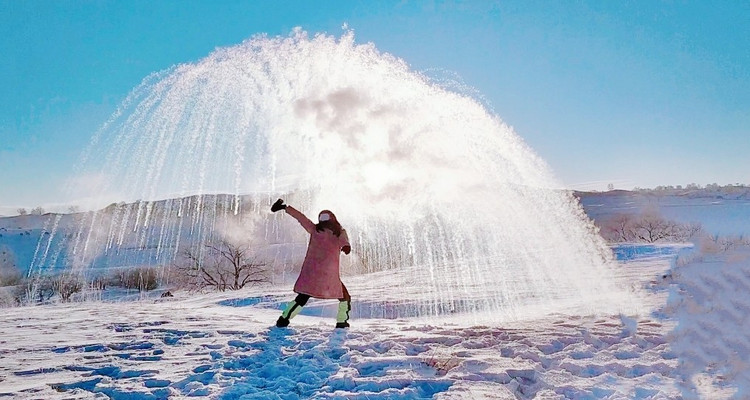 【遇见乌兰布统冬·亲子营5日】北京+塞罕坝林海穿越+游牧部落牧民家访+乌兰布统越野穿越+雪原狩猎+雪地火锅+冬捕+冰雪运动会+古北水镇+司马台长城+28人品质亲子团