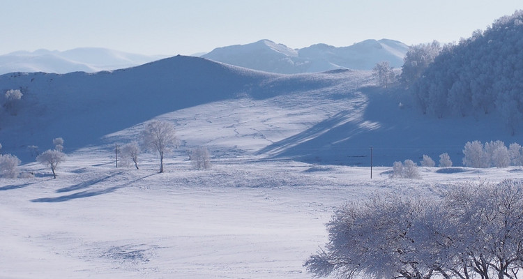 【遇见乌兰布统冬·亲子营5日】北京+塞罕坝林海穿越+游牧部落牧民家访+乌兰布统越野穿越+雪原狩猎+雪地火锅+冬捕+冰雪运动会+古北水镇+司马台长城+28人品质亲子团