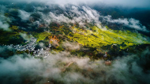 【徒步华夏第二十三站 · 皖南徽州站】婺源篁岭花海+梯田徒步+新安江徒步+天空之城+摄影石潭锁雾+屯溪老街+专业摄影师跟拍航拍+庆功宴+4日徒步