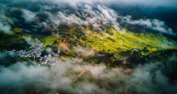 【徒步华夏第二十三站 · 皖南徽州站】婺源篁岭油菜花+梯田徒步+新安江徒步+天空之城+摄影石潭锁雾+屯溪老街+专业摄影师跟拍航拍+庆功宴+4日徒步