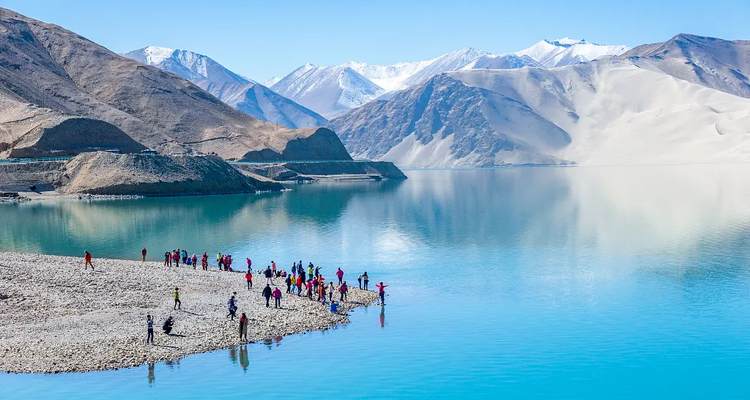 【绝色新疆·南疆塔莎杏花】木吉火山口 +塔莎古道+ 莎车古城 +班迪尔湖 +盘龙古道 +喀什 +大同乡+ 塔尔乡杏花7日游