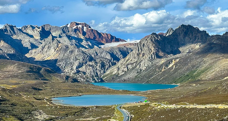 【大美川藏10日】 林芝桃花+金川梨花+毕棚沟+甲居藏寨+墨石公园+然乌湖+米堆冰川+南迦巴瓦峰+索松村/雅鲁藏布大峡谷10日游