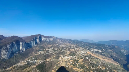 【地道恩施·徒步秘境4日】28KM轻徒步+绝壁朝东岩+百年古桥+秘境溶洞穿越土家摔碗酒+篝火晚会·摆手舞+峡谷烟花秀+4-16人精品团 +梯玛古道 4日之旅