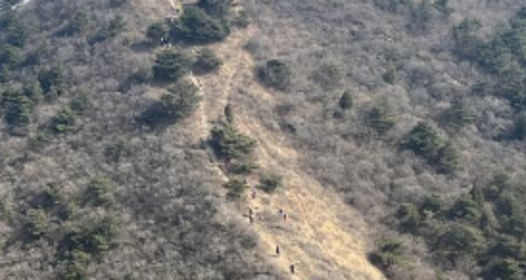 【北京一周一山·娘娘顶】京郊春日徒步之旅：探寻娘娘顶传说与翠屏湖美景+探索山野的无限魅力