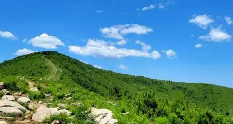【北京一周一山·娘娘顶】京郊春日徒步之旅：探寻娘娘顶传说与翠屏湖美景+探索山野的无限魅力