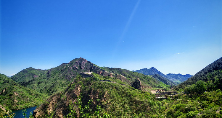 【北京一周一山·黄花城水长城】北京踏青好去处：春季限定的水长城，山花烂漫，融青山、碧水、长城于一体，颇有一番塞外景、江南风的韵味~