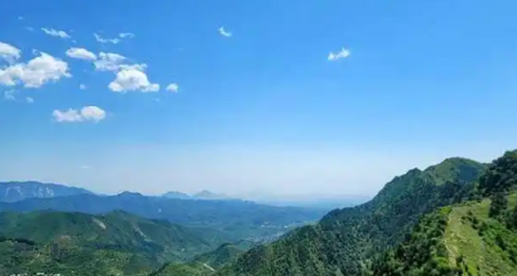 【北京一周一山·娘娘顶】京郊春日徒步之旅：探寻娘娘顶传说与翠屏湖美景+探索山野的无限魅力