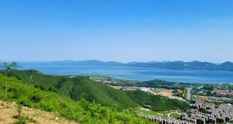 【北京一周一山·娘娘顶】京郊春日徒步之旅：探寻娘娘顶传说与翠屏湖美景+探索山野的无限魅力